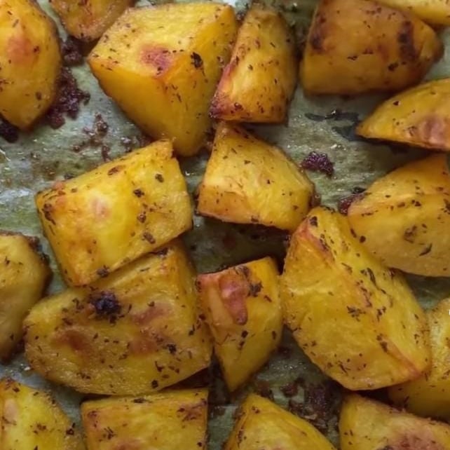 Foto da Batatas crocantes assadas com cúrcuma - receita de Batatas crocantes assadas com cúrcuma no DeliRec