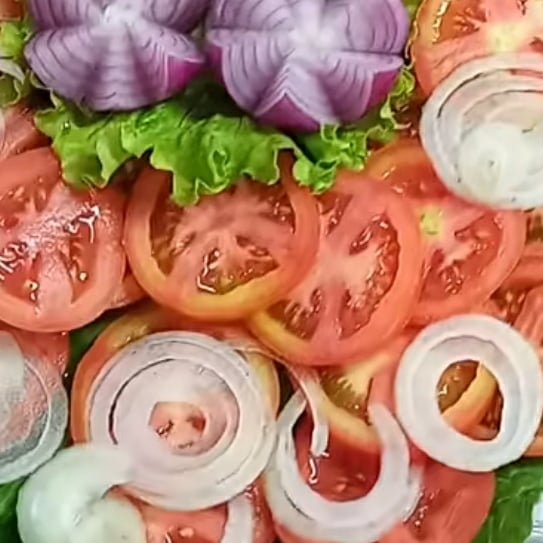 Foto da Saladinha de cebola com tomate  - receita de Saladinha de cebola com tomate  no DeliRec