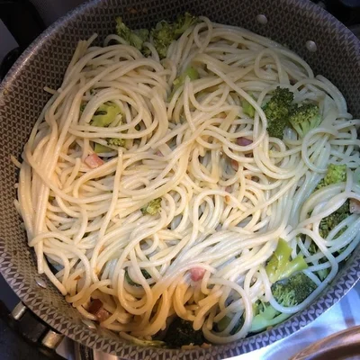 Recipe of Macaroni with Bacon and Broccoli on the DeliRec recipe website