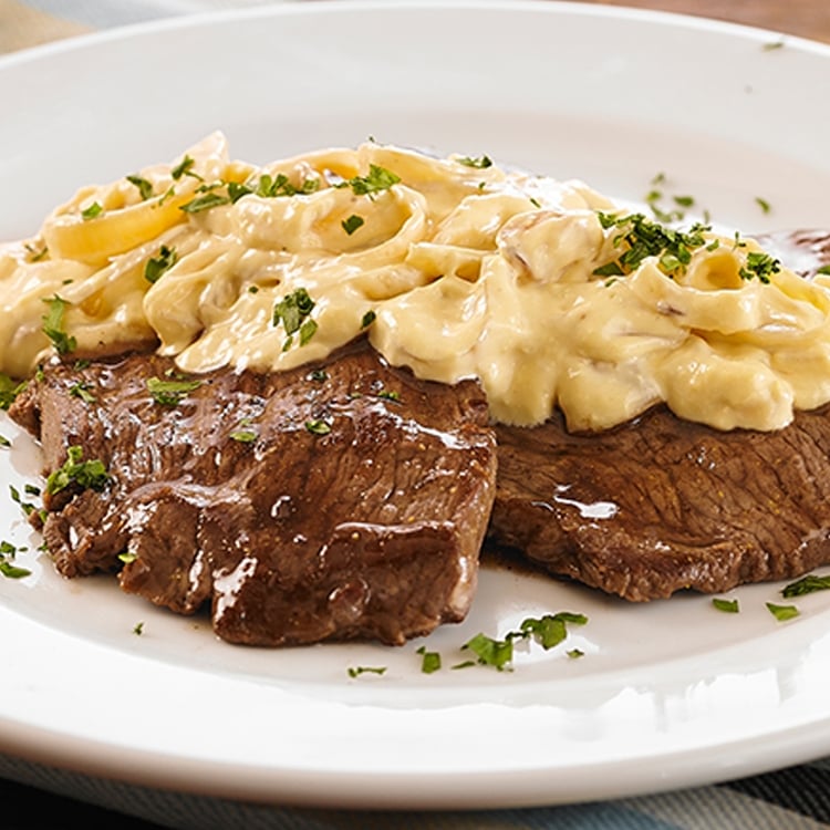 Photo of the With onions Steak With Mayonnaise Sauce – recipe of With onions Steak With Mayonnaise Sauce on DeliRec