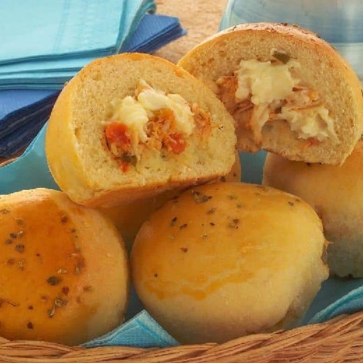 Photo of the Cheese Bread with Chicken and Catupiry – recipe of Cheese Bread with Chicken and Catupiry on DeliRec