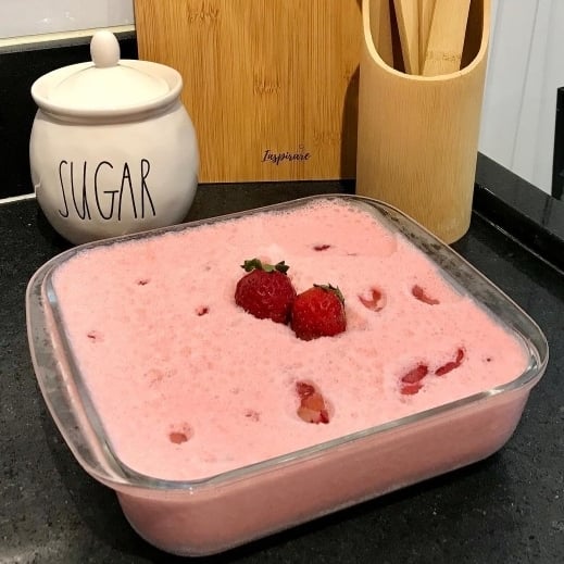 Photo of the Strawberry Mousse 🍓 – recipe of Strawberry Mousse 🍓 on DeliRec