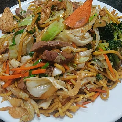 Recipe of Beef and Chicken Yakisoba on the DeliRec recipe website