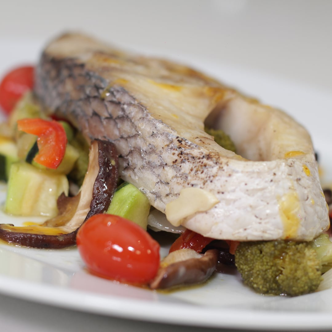 Photo of the Baked fish on a bed of vegetables – recipe of Baked fish on a bed of vegetables on DeliRec