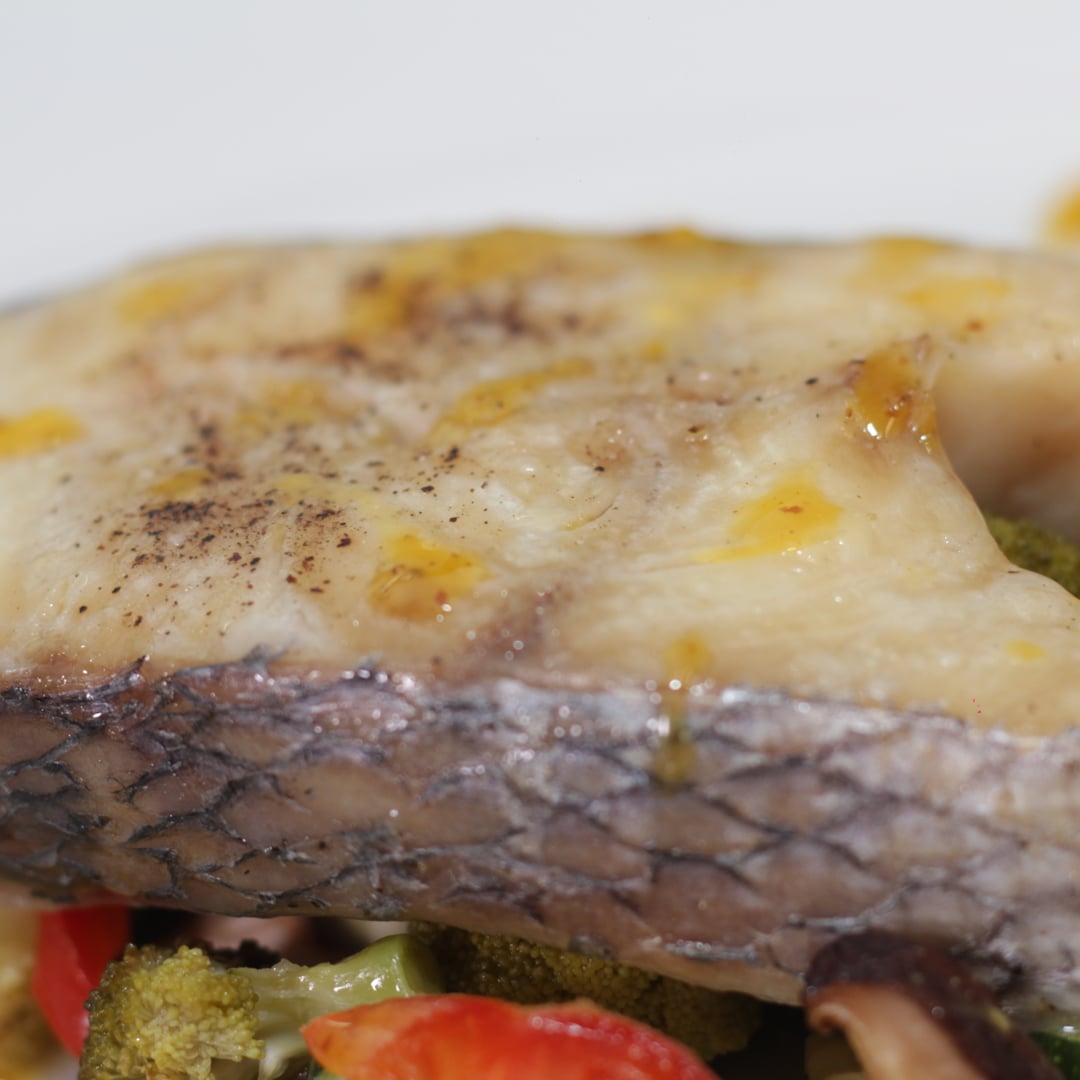 Photo of the Baked fish on a bed of vegetables – recipe of Baked fish on a bed of vegetables on DeliRec