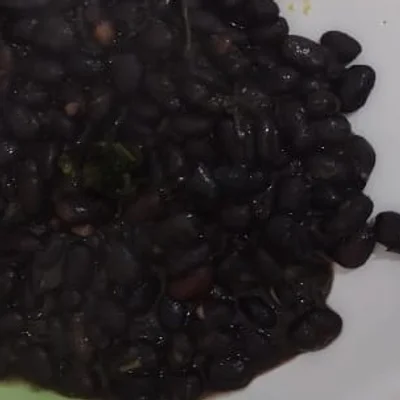 Recipe of braised black beans on the DeliRec recipe website