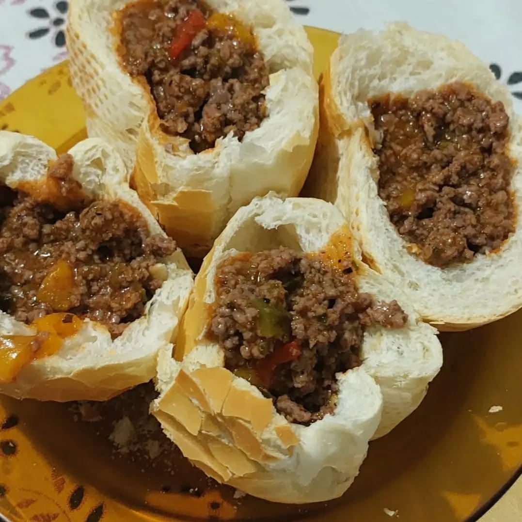 Photo of the Bread filled with muida meat. – recipe of Bread filled with muida meat. on DeliRec