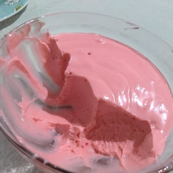 Photo of the Easy Strawberry Mousse – recipe of Easy Strawberry Mousse on DeliRec