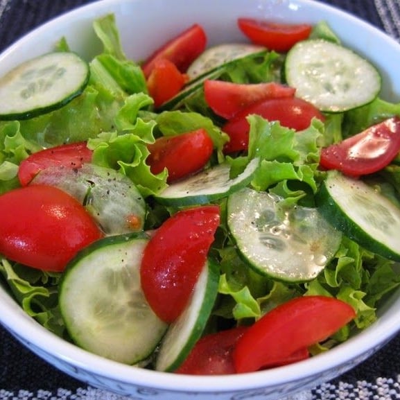 Photo of the Lettuce, tomato and cucumber salad – recipe of Lettuce, tomato and cucumber salad on DeliRec