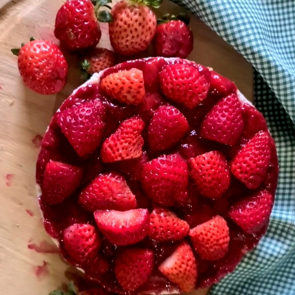 Photo of the Cheesecake with Strawberries – recipe of Cheesecake with Strawberries on DeliRec