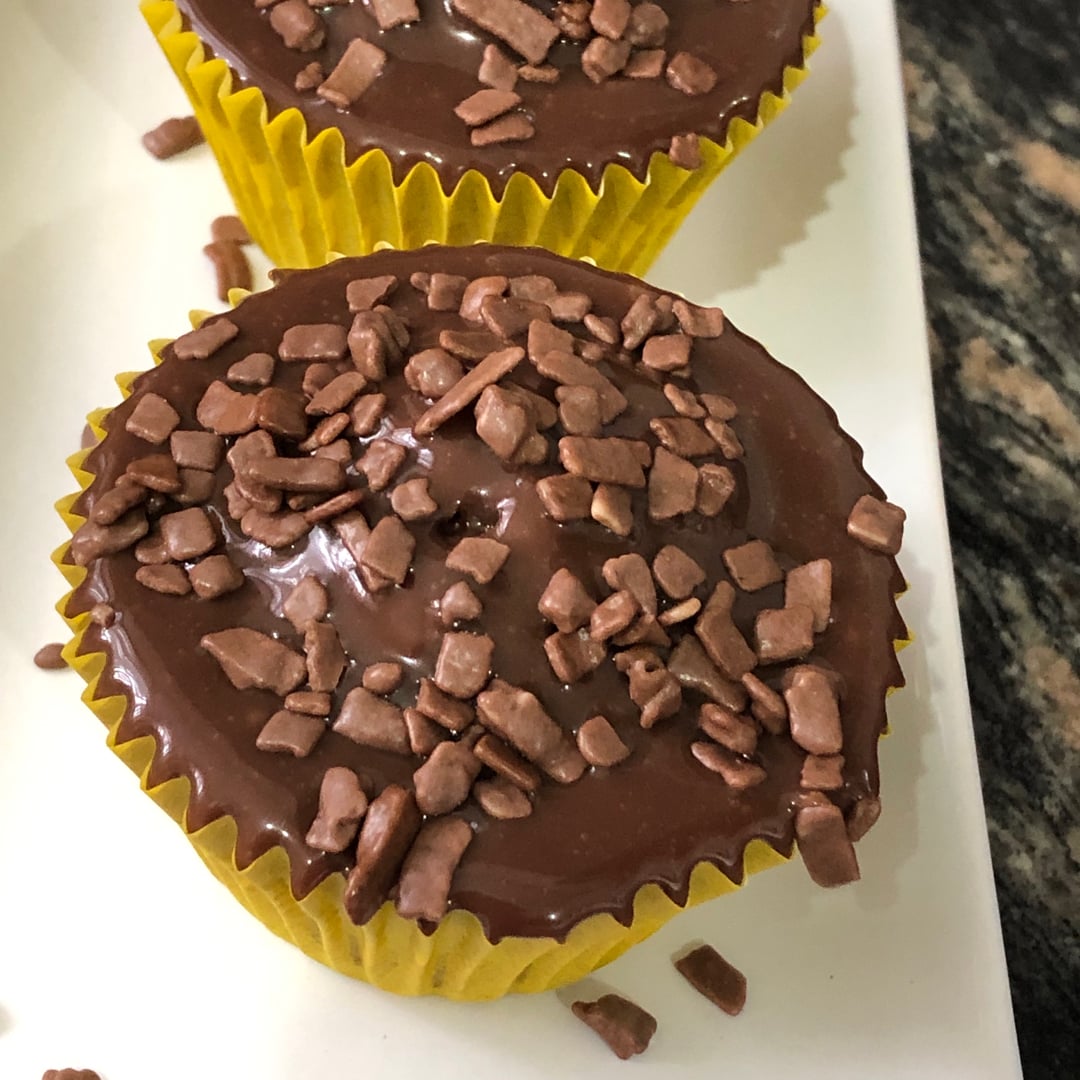 Photo of the Chocolate Cupcake with Brigadeiro Topping – recipe of Chocolate Cupcake with Brigadeiro Topping on DeliRec