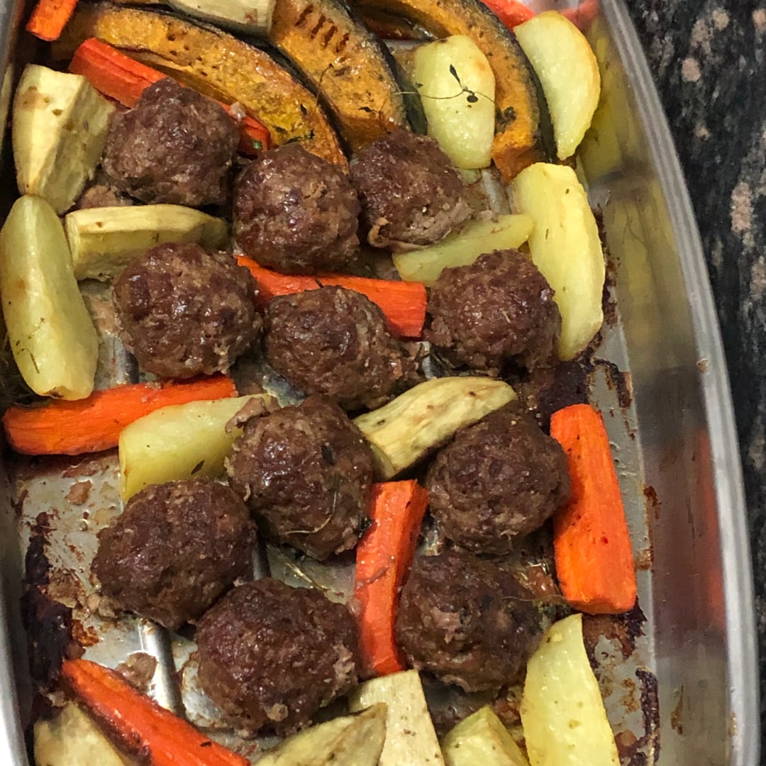 Photo of the Roasted Meatballs with Vegetables 🥔🥕🍠🌽 – recipe of Roasted Meatballs with Vegetables 🥔🥕🍠🌽 on DeliRec