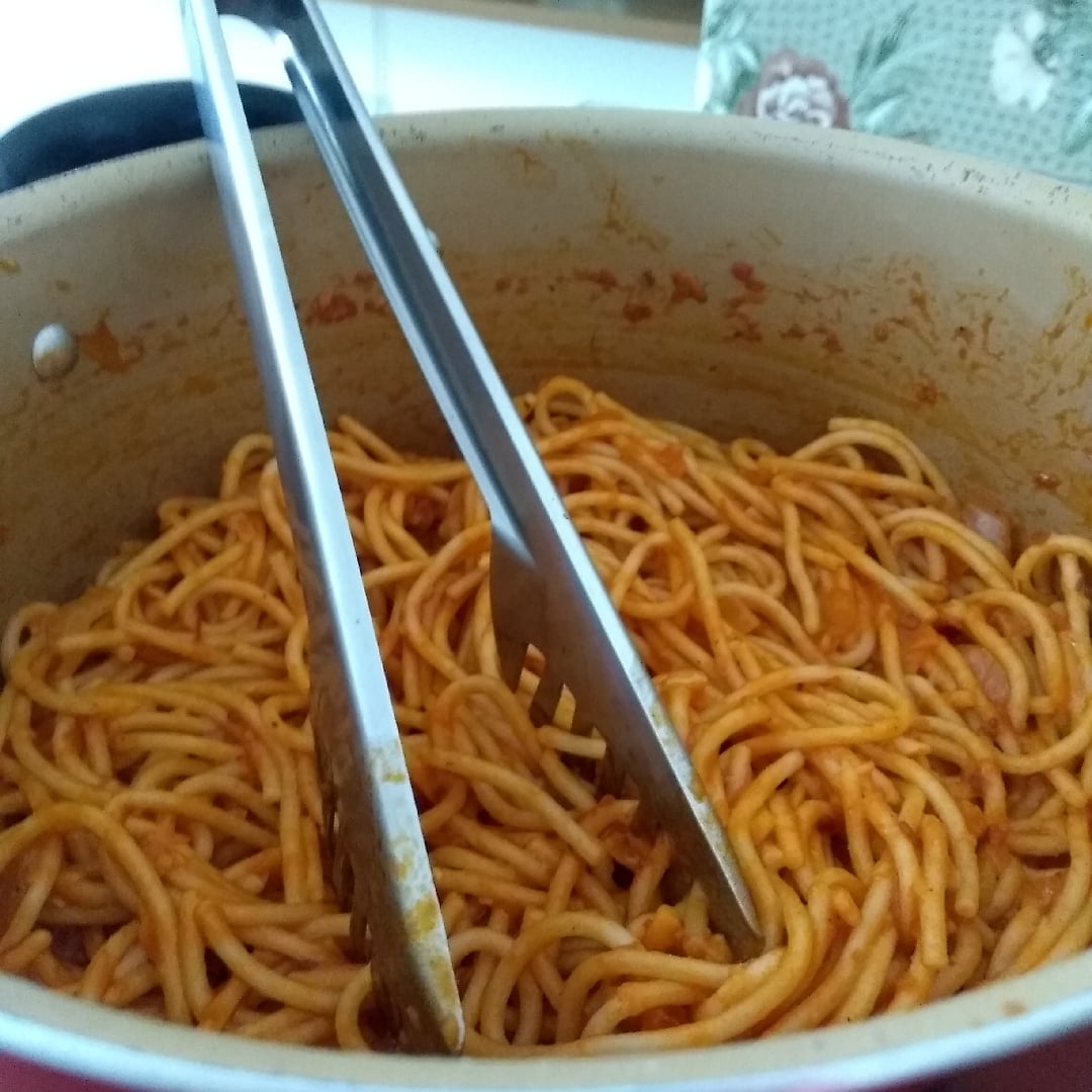 Foto da Macarrão espagueti ao molho vermelho - receita de Macarrão espagueti ao molho vermelho no DeliRec