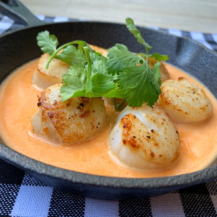 Photo of the Grilled Scallops in Coconut and Cilantro Sauce – recipe of Grilled Scallops in Coconut and Cilantro Sauce on DeliRec