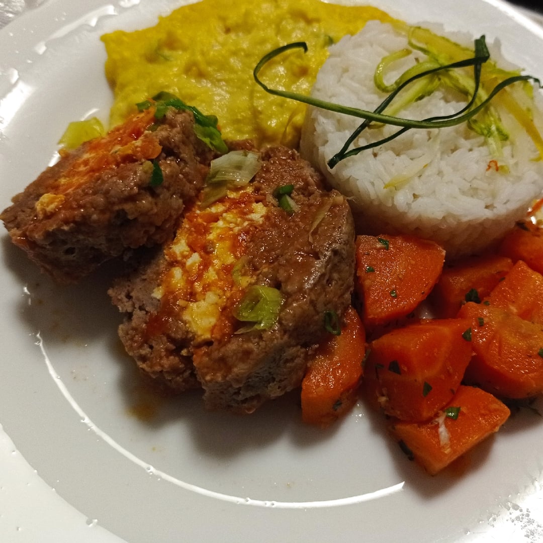 Photo of the Meat roulade (creamy ricotta and carrot filling) – recipe of Meat roulade (creamy ricotta and carrot filling) on DeliRec