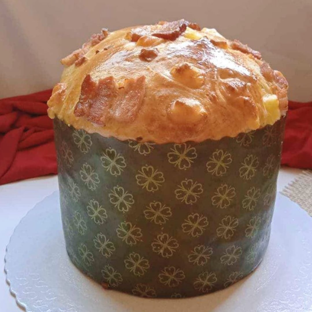 Photo of the Bacon and cheese savory panettone – recipe of Bacon and cheese savory panettone on DeliRec
