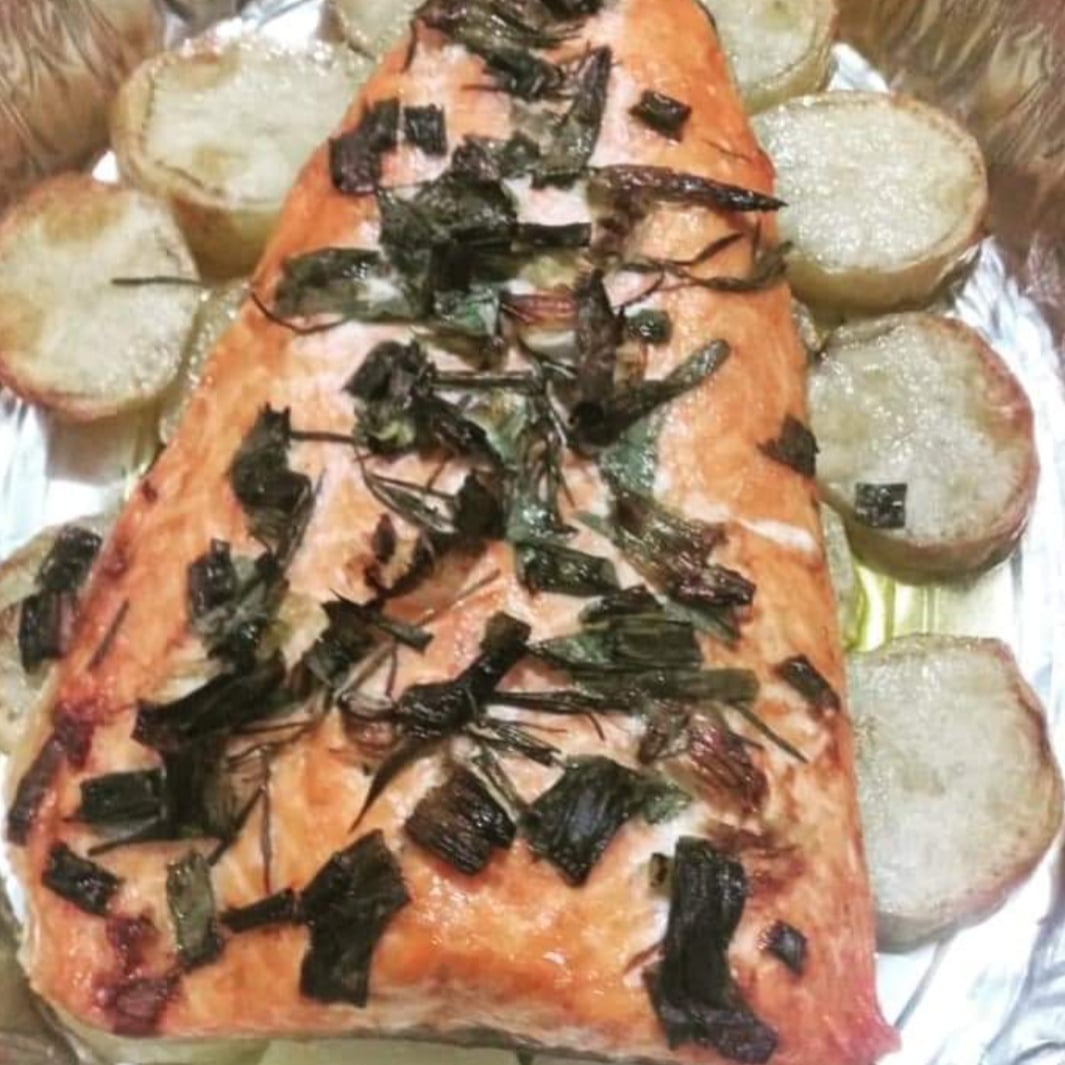 Photo of the Baked Salmon with Easy Potatoes – recipe of Baked Salmon with Easy Potatoes on DeliRec