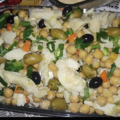 Recipe of Chickpea salad with cod on the DeliRec recipe website
