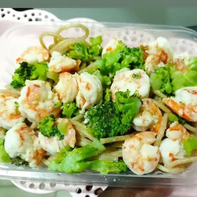 Recipe of Shrimp with plain pasta on the DeliRec recipe website