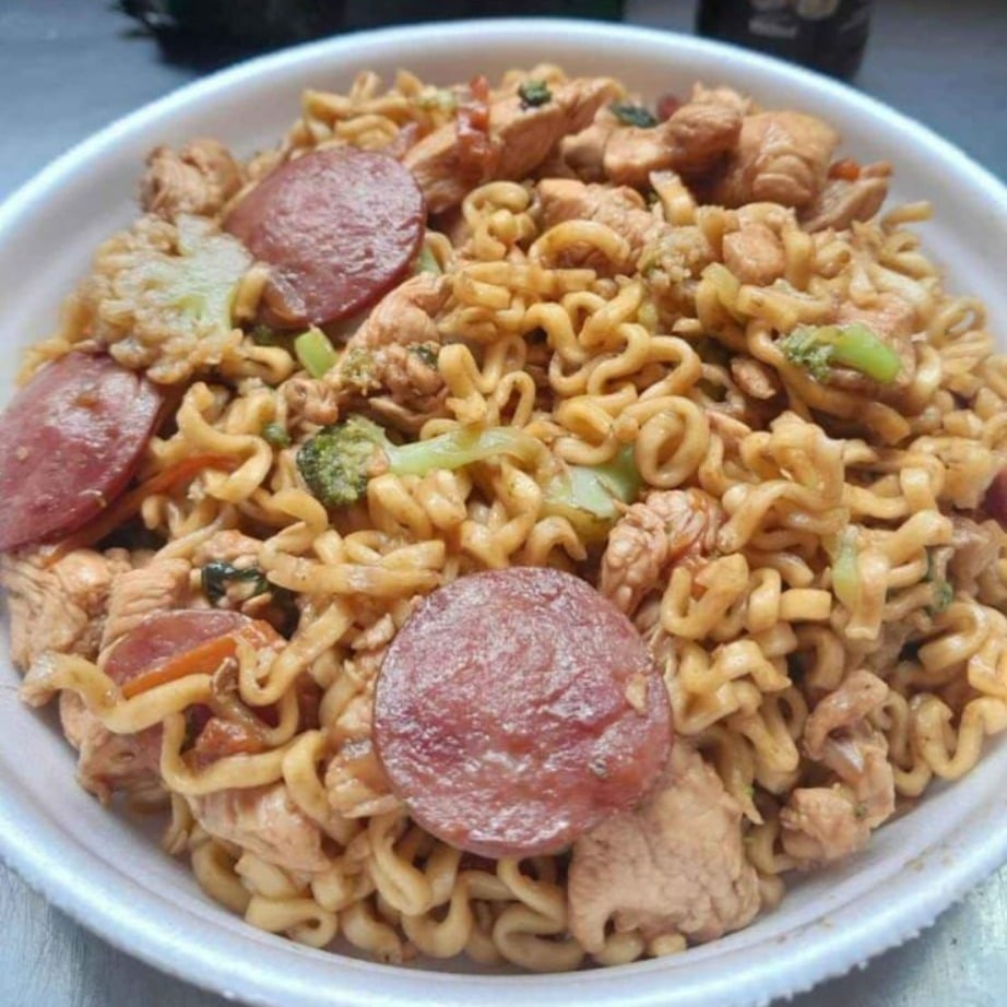 Photo of the Sausage Yakisoba with Chicken – recipe of Sausage Yakisoba with Chicken on DeliRec
