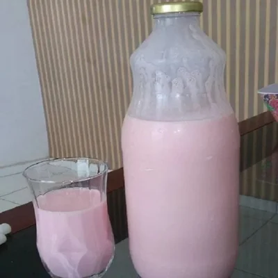 Recipe of strawberry yogurt on the DeliRec recipe website