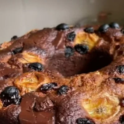 Recipe of Banana Cake With Chocolate Drops on the DeliRec recipe website
