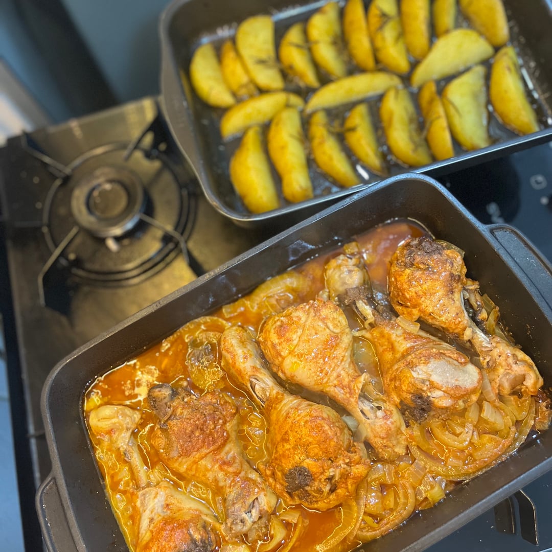 Photo of the Nonna's thigh with baked potatoes – recipe of Nonna's thigh with baked potatoes on DeliRec