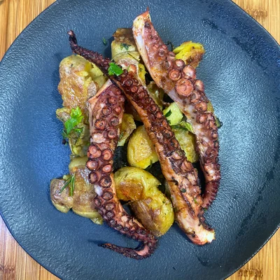 Recipe of Grilled octopus with mashed potatoes on the DeliRec recipe website