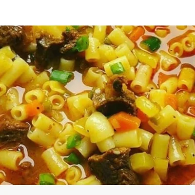 Receita de Sopa de carne moída com macarrão e legumes no site de receitas DeliRec