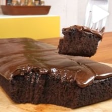 Photo of the Chocolate cake with a bar on top – recipe of Chocolate cake with a bar on top on DeliRec
