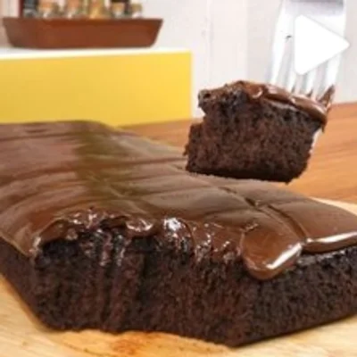 Recipe of Chocolate cake with a bar on top on the DeliRec recipe website