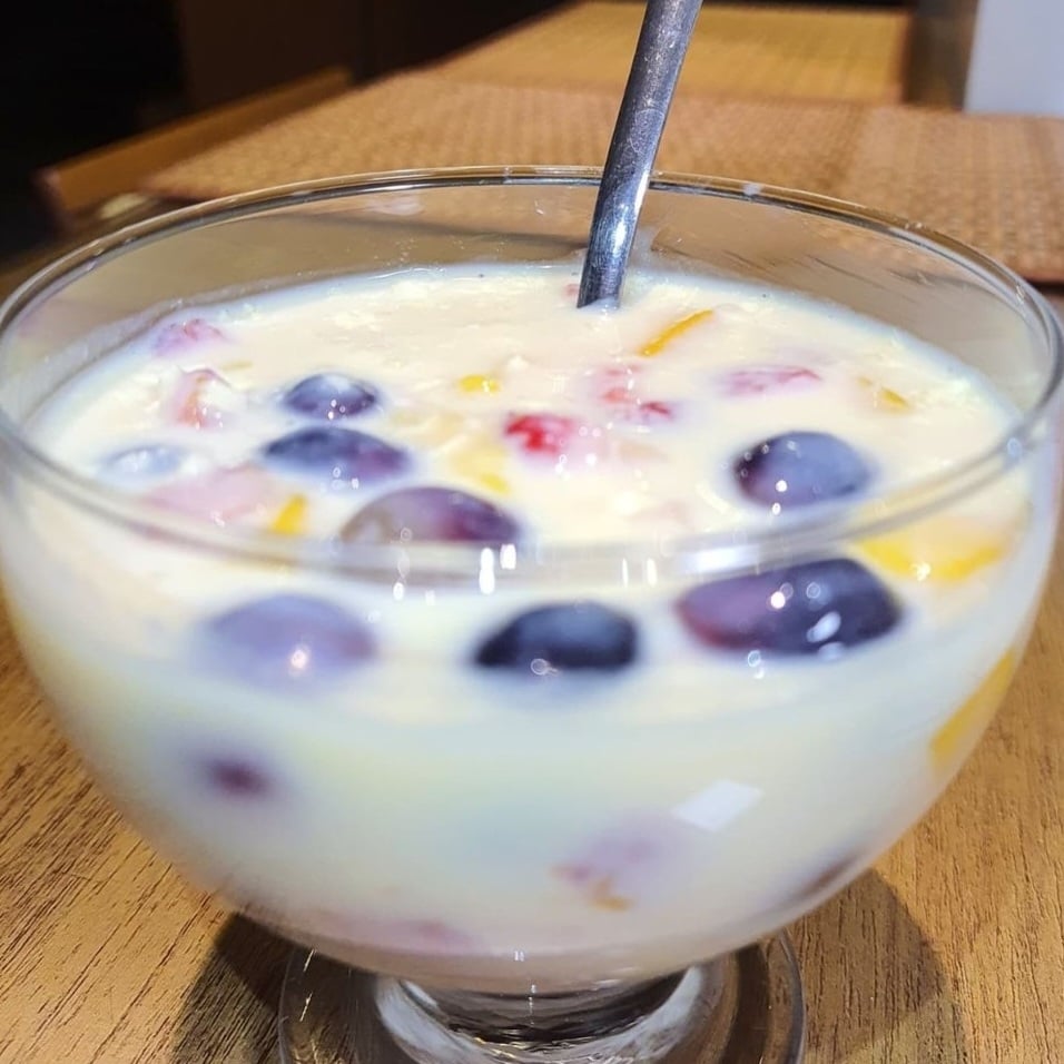 Foto da Salada de frutas com creme branco - receita de Salada de frutas com creme branco no DeliRec