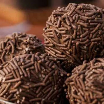 Recipe of dark chocolate brigadeiro on the DeliRec recipe website