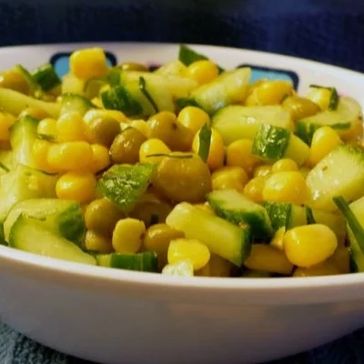 Receita de Salada de milho 🌽 no site de receitas DeliRec
