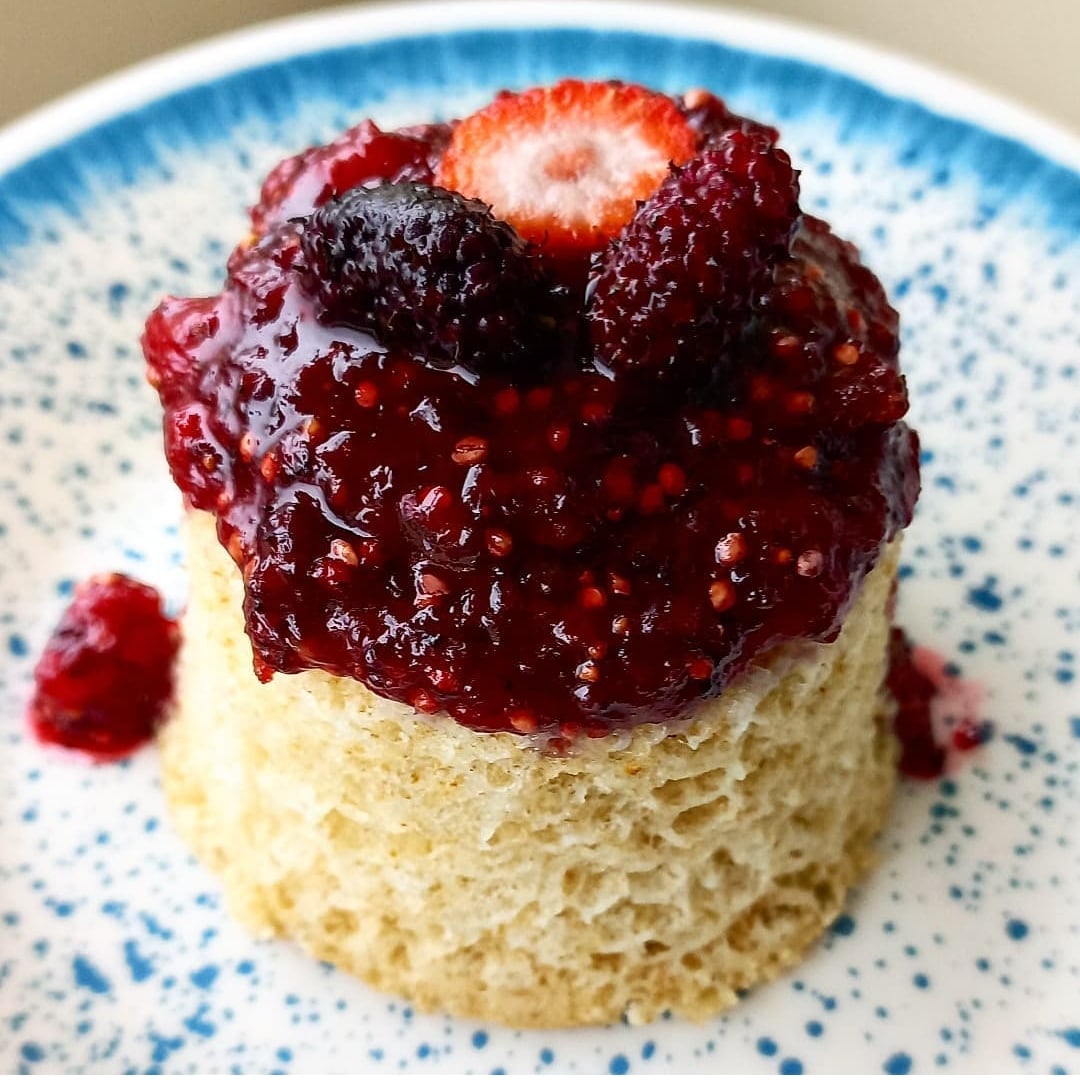 Photo of the Oatmeal mug cake with berries – recipe of Oatmeal mug cake with berries on DeliRec