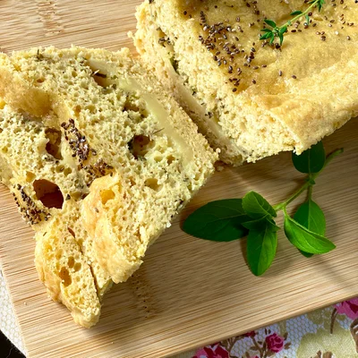 Brot gefüllt mit Käse und Kräutern Rezept auf der DeliRec-Rezept-Website