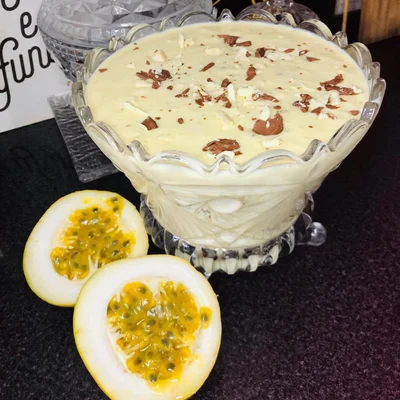 Recipe of Passion fruit mousse with chocolate 🍫 on the DeliRec recipe website