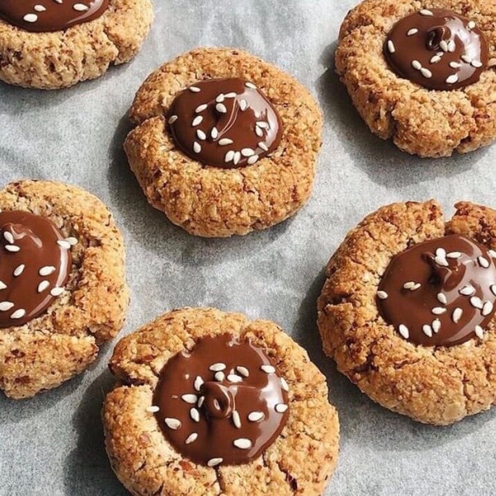 Photo of the Almond Cookies with Chocolate Chips – recipe of Almond Cookies with Chocolate Chips on DeliRec