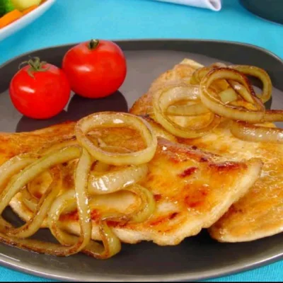 Recipe of CHICKEN FILLET WITH ONIONS on the DeliRec recipe website