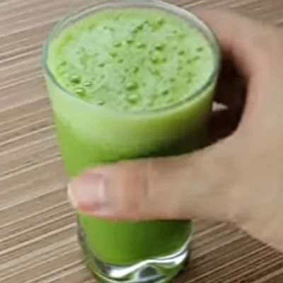 Recipe of traditional green juice on the DeliRec recipe website