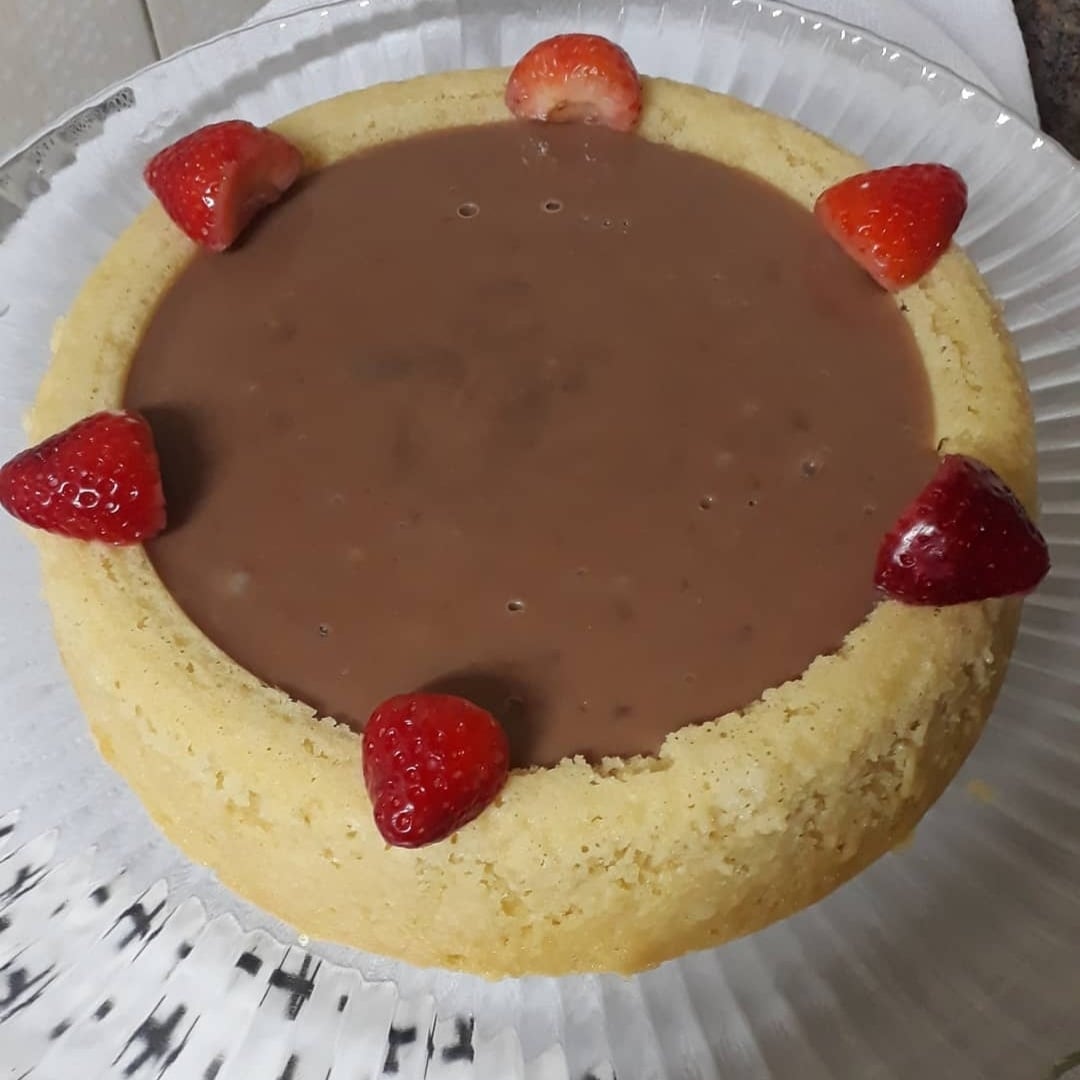 Photo of the Vanilla Cake with Brigadeiro – recipe of Vanilla Cake with Brigadeiro on DeliRec