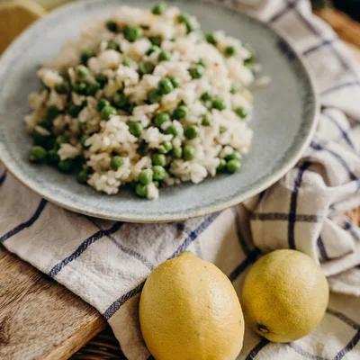 Recipe of Fresh peas risotto with Sicilian lemon on the DeliRec recipe website
