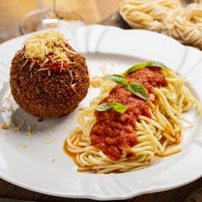Recipe of Polpetone stuffed with cheese and linguine on the DeliRec recipe website