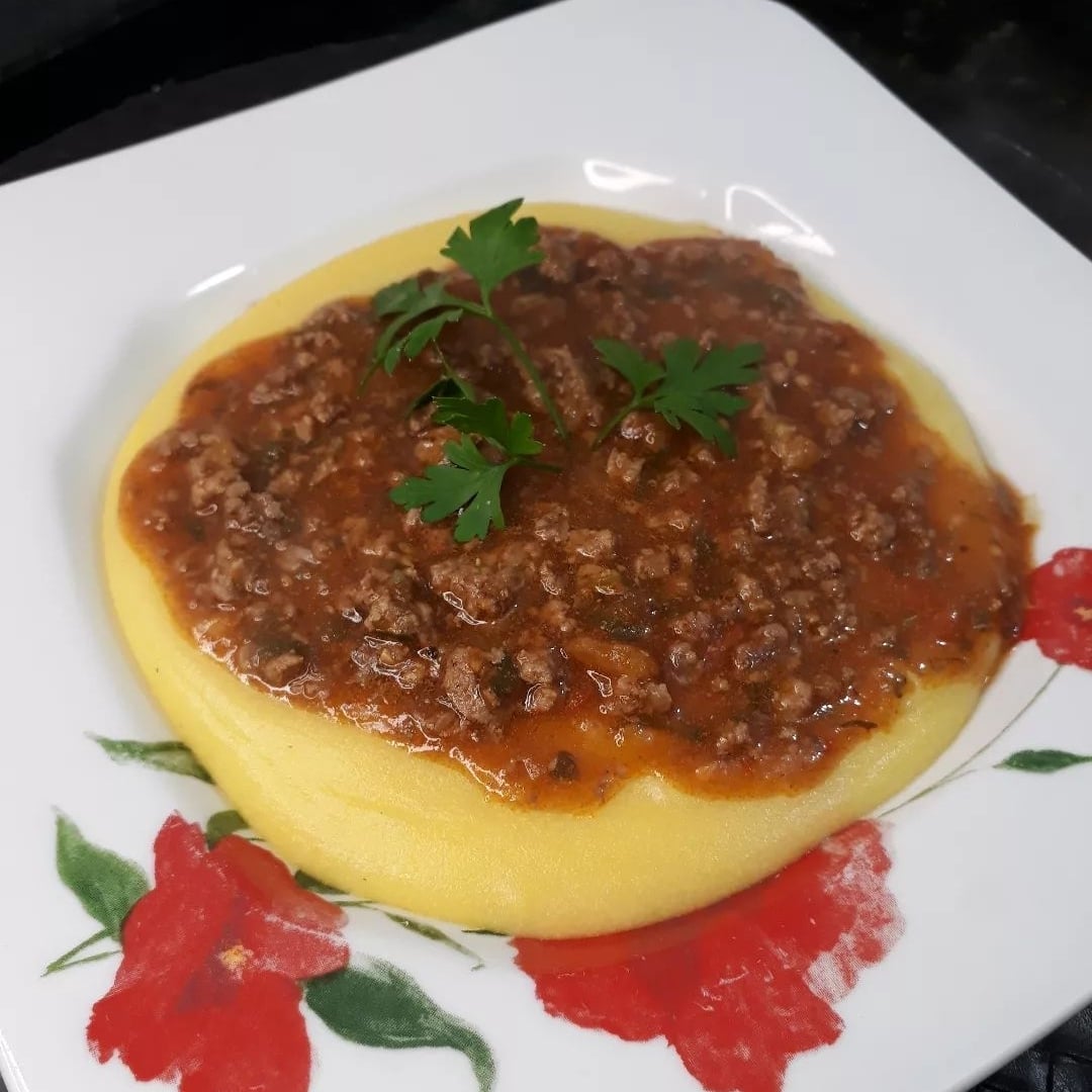 Photo of the Creamy Polenta with Bolognese Sauce – recipe of Creamy Polenta with Bolognese Sauce on DeliRec