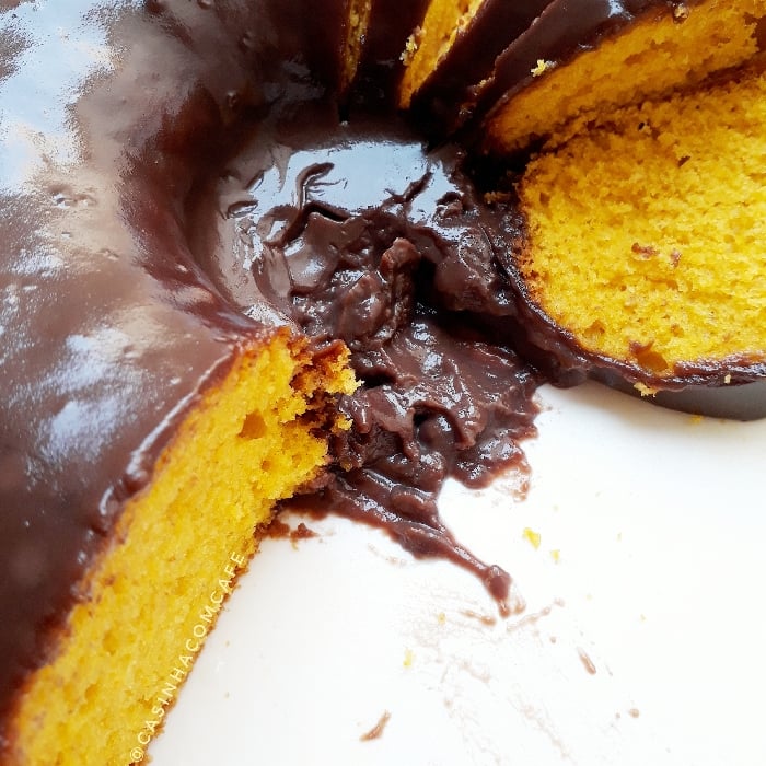 Foto da Bolo de Cenoura com cobertura de chocolate - receita de Bolo de Cenoura com cobertura de chocolate no DeliRec