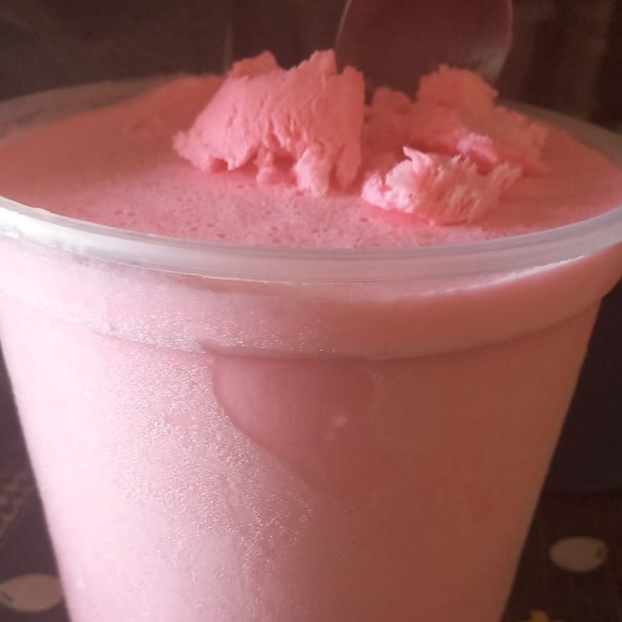 Photo of the Strawberry ice cream 🍓😋 – recipe of Strawberry ice cream 🍓😋 on DeliRec
