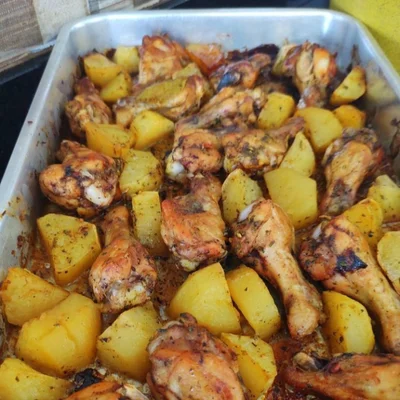 Recipe of Thigh and drumstick with potato on the DeliRec recipe website