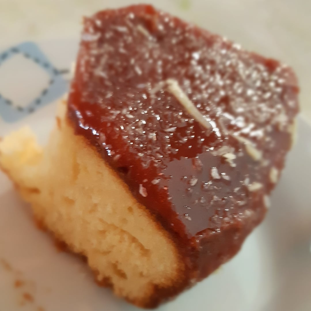 Receta de Torta esponjosa con relleno de guayaba | DeliRec