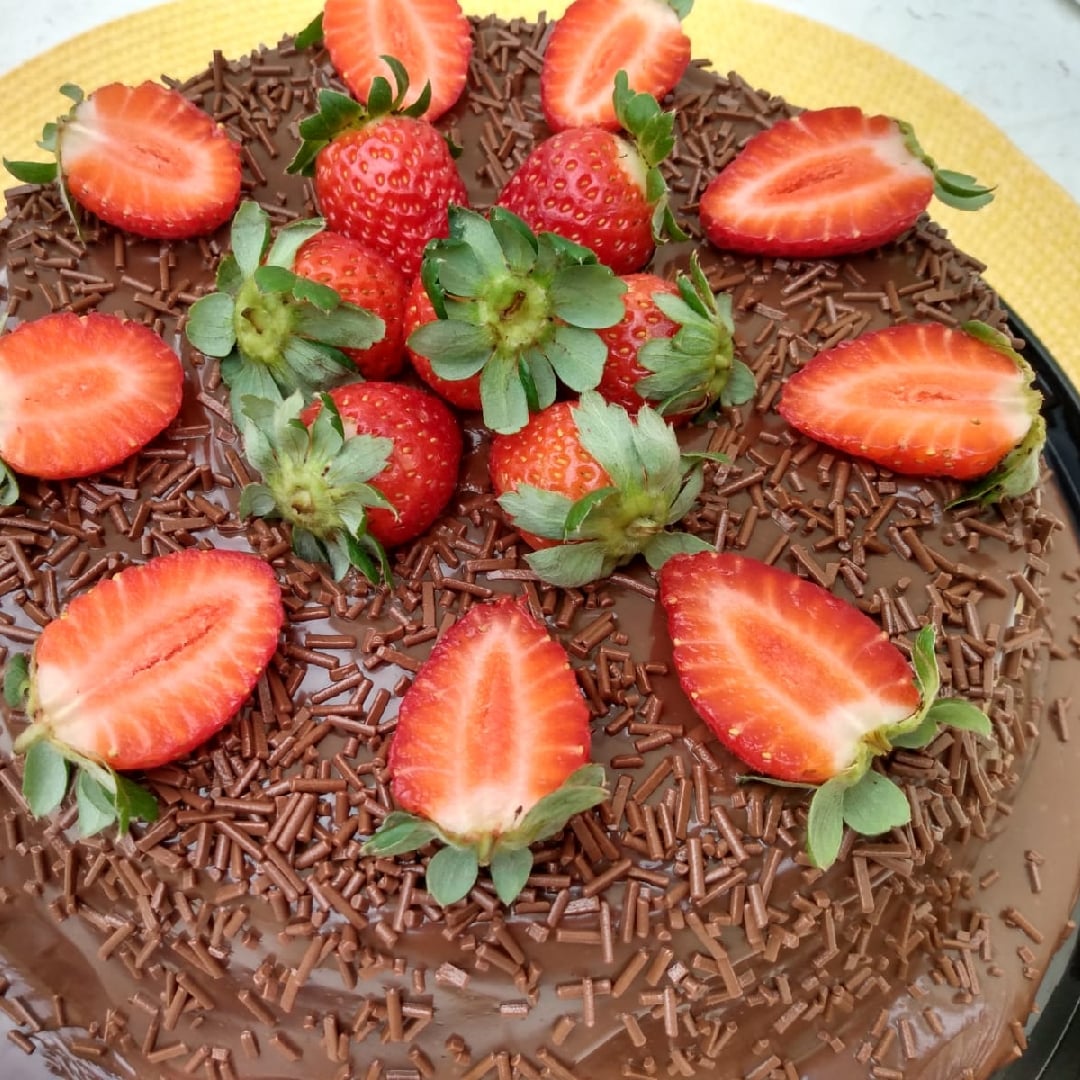 Foto da Torta de chocolate com morango - receita de Torta de chocolate com morango no DeliRec