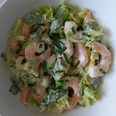 Receita de Salada de camarão com abacate e maionese no site de receitas DeliRec
